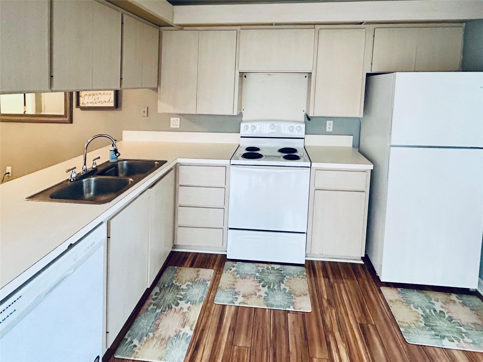 STAMFORD AT ROYAL PALM BE - Residential