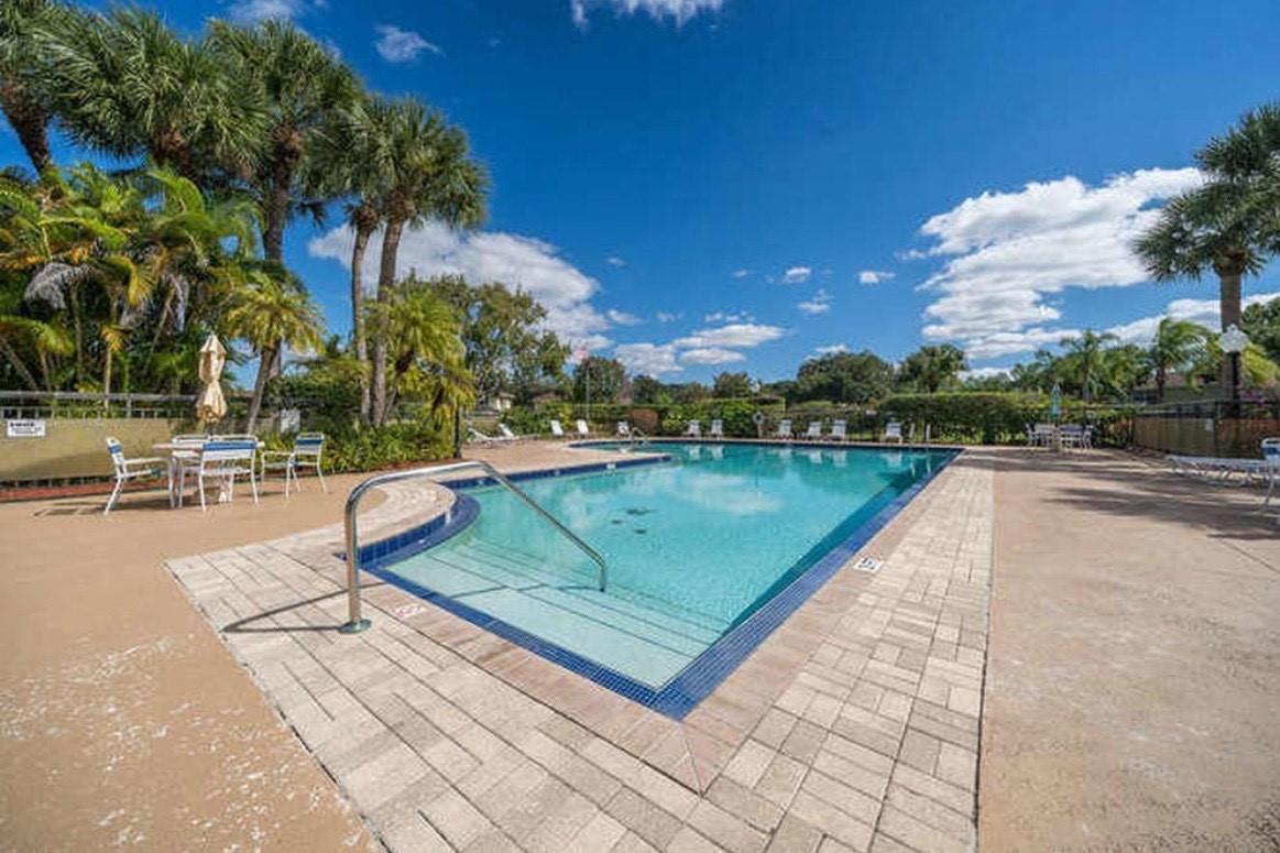 STAMFORD AT ROYAL PALM BE - Residential
