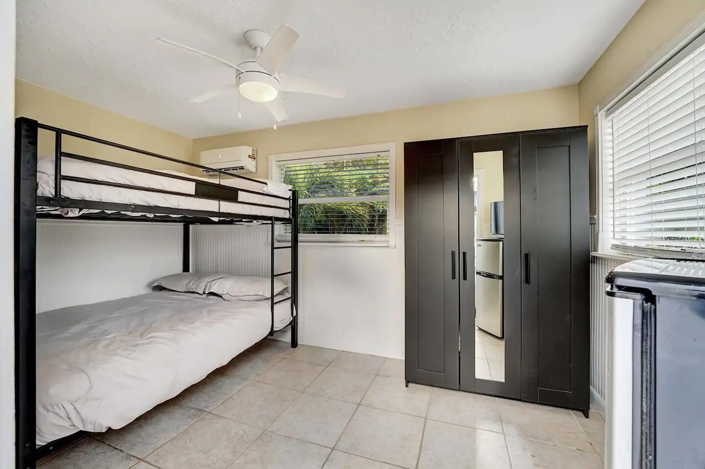 LAKE OSBORNE ESTATES 2 - Residential Lease