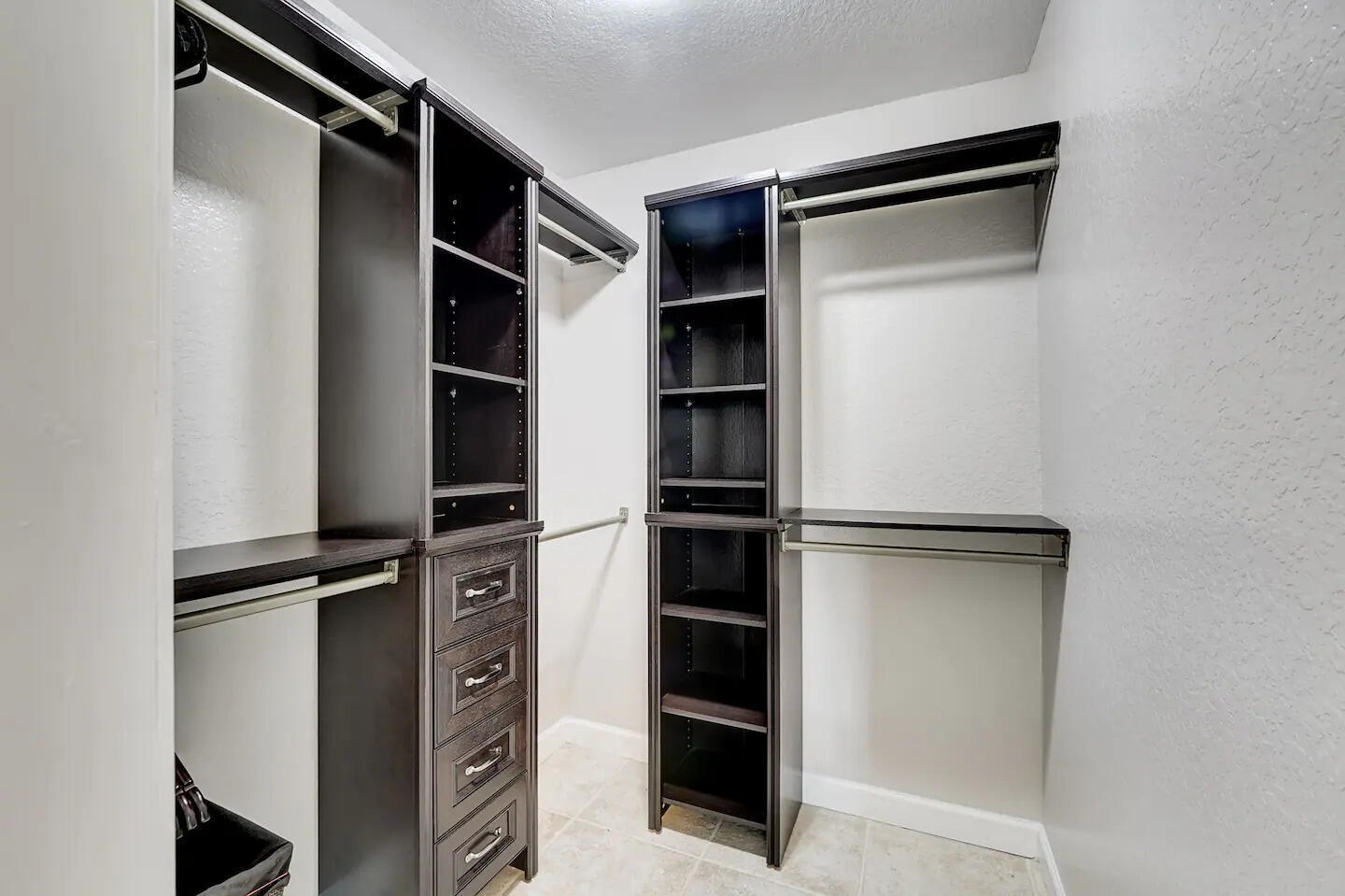 LAKE OSBORNE ESTATES 2 - Residential Lease