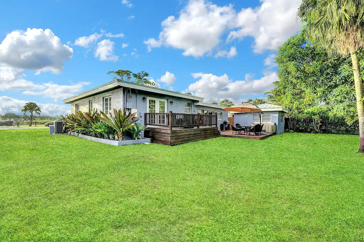 LAKE OSBORNE ESTATES 2 - Residential Lease