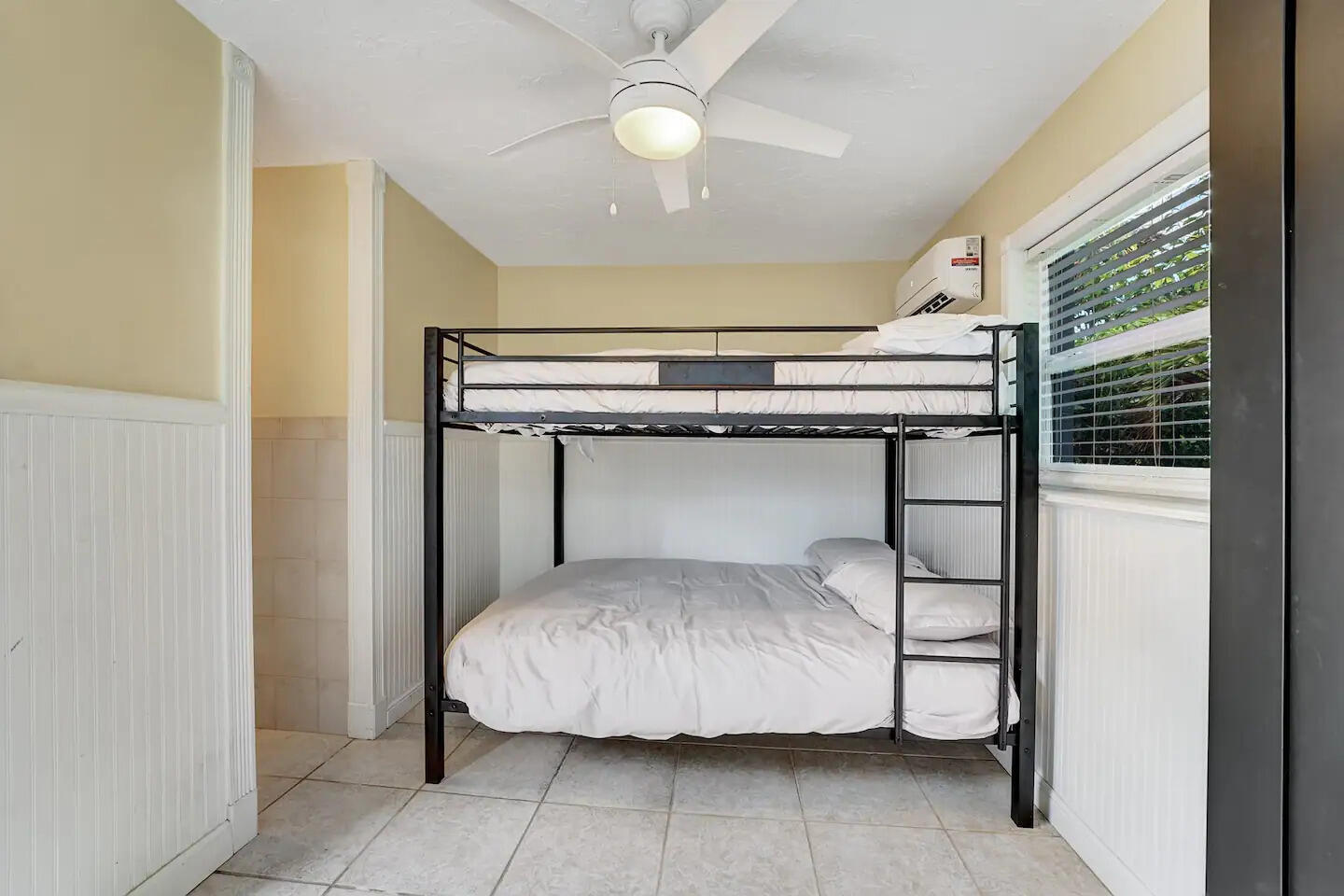 LAKE OSBORNE ESTATES 2 - Residential Lease