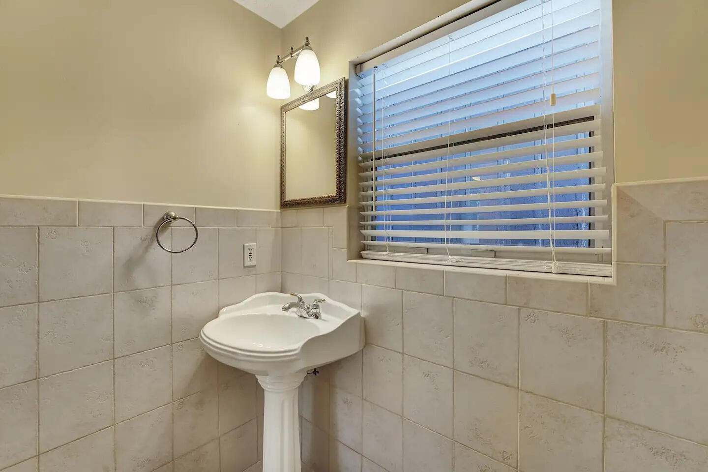 LAKE OSBORNE ESTATES 2 - Residential Lease