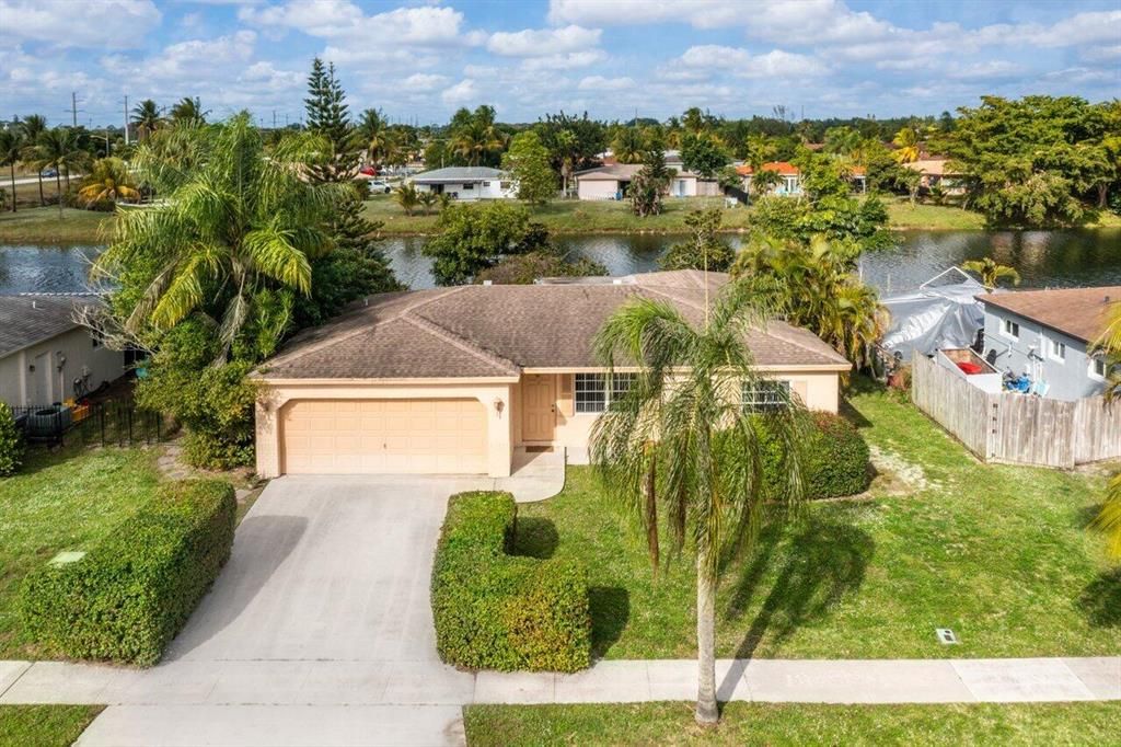 Photo of 10905 Eureka Street, Boca Raton, FL 33428 (MLS # R10765681)