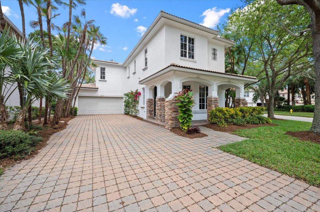 Photo of 371 Columbus Street, Palm Beach Gardens, FL 33410 (MLS # R10969184)