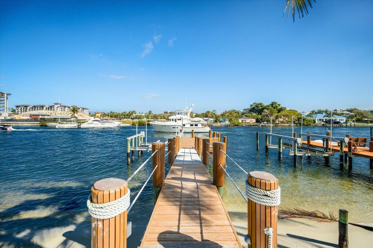 714 Sandy Point Lane