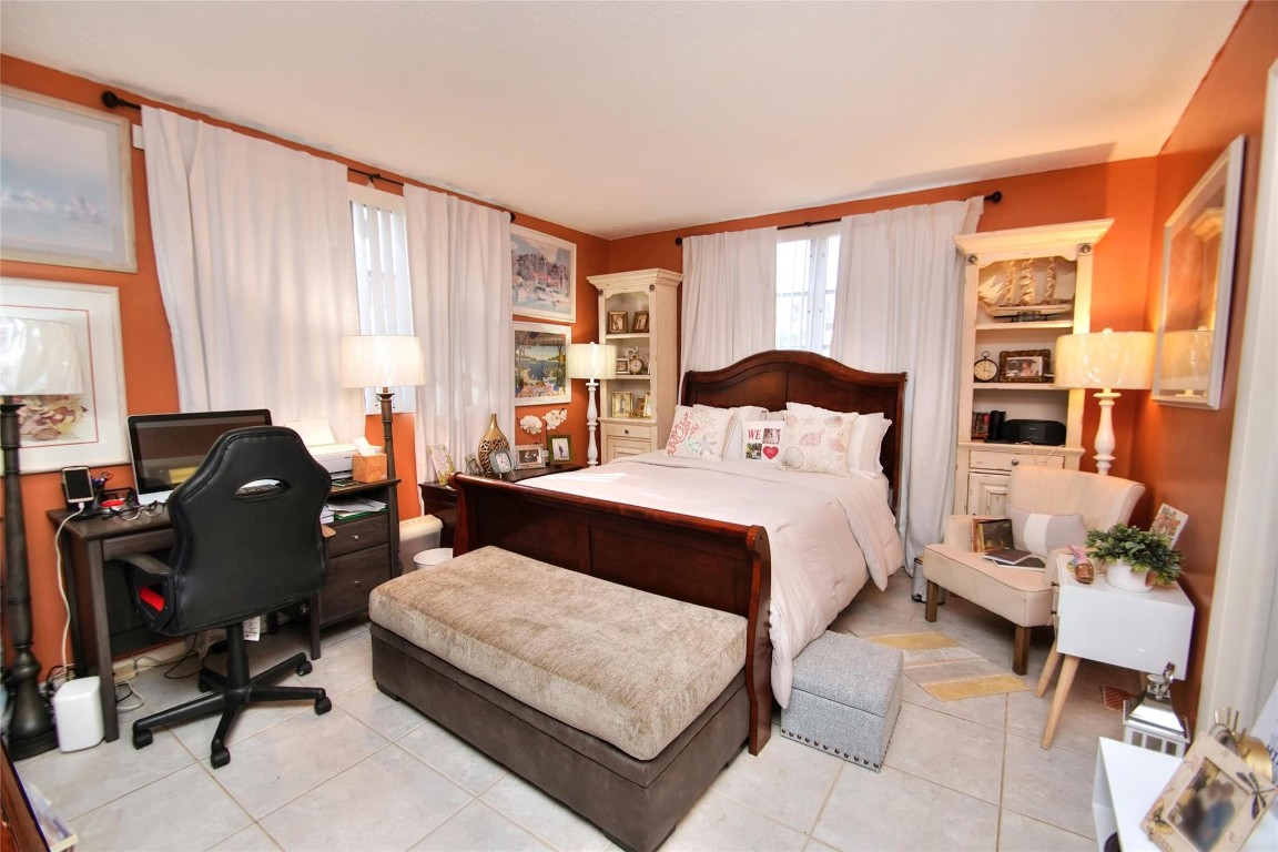Lauderdale Oaks XVI INC - Residential