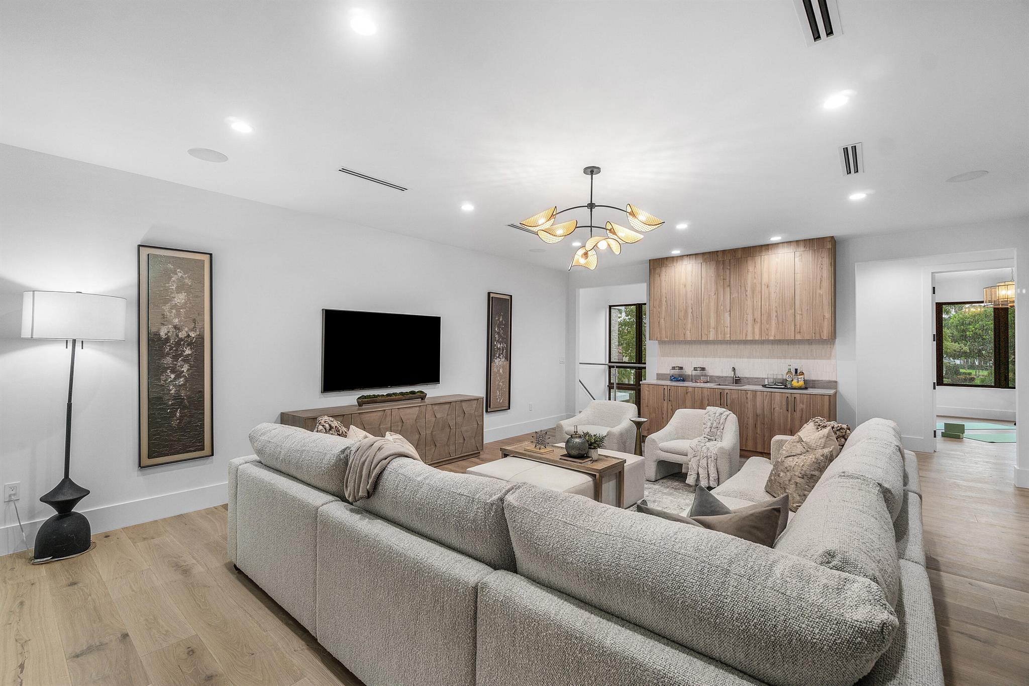 WOODFIELD COUNTRY CLUB - Residential