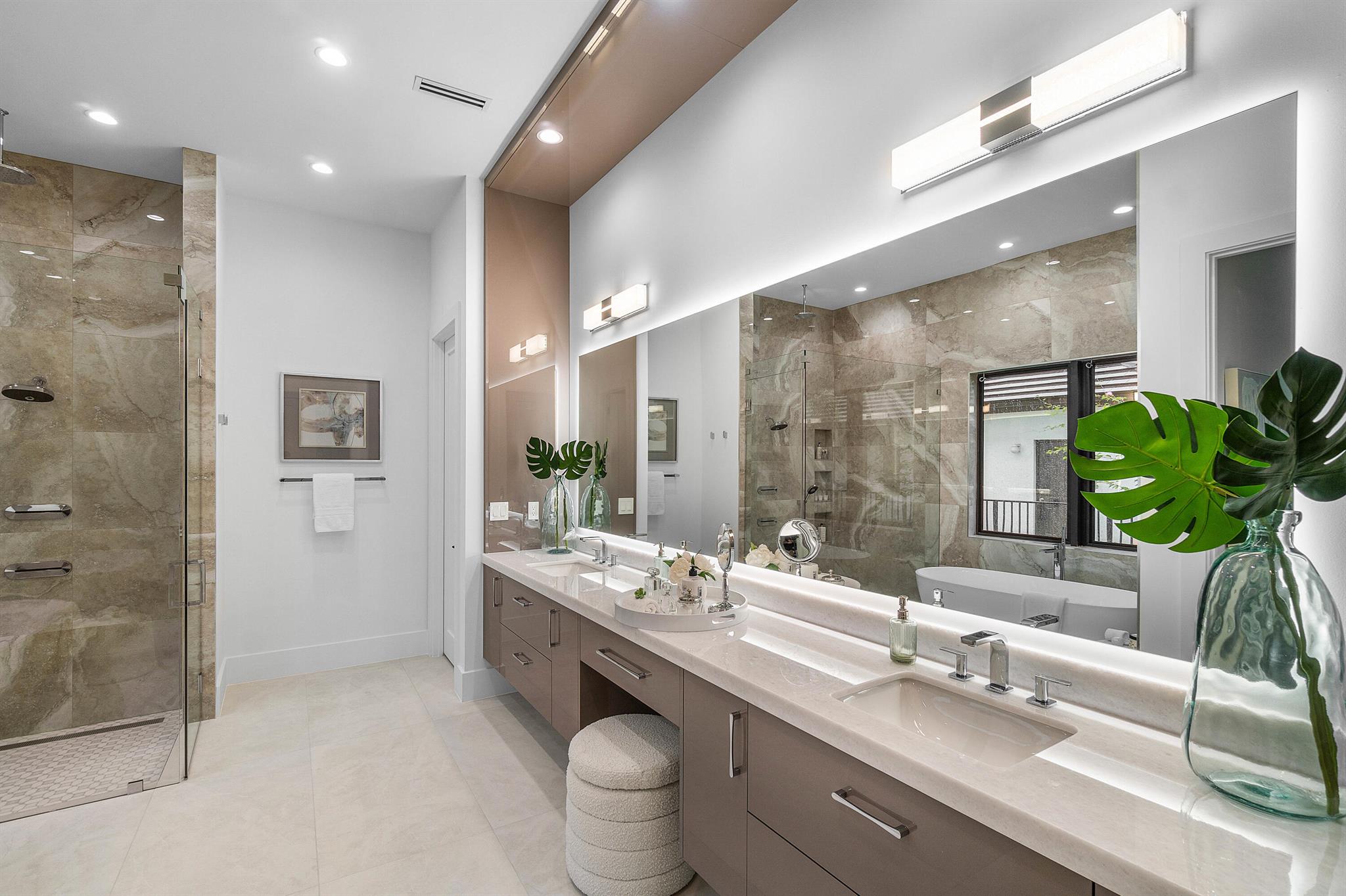 WOODFIELD COUNTRY CLUB - Residential