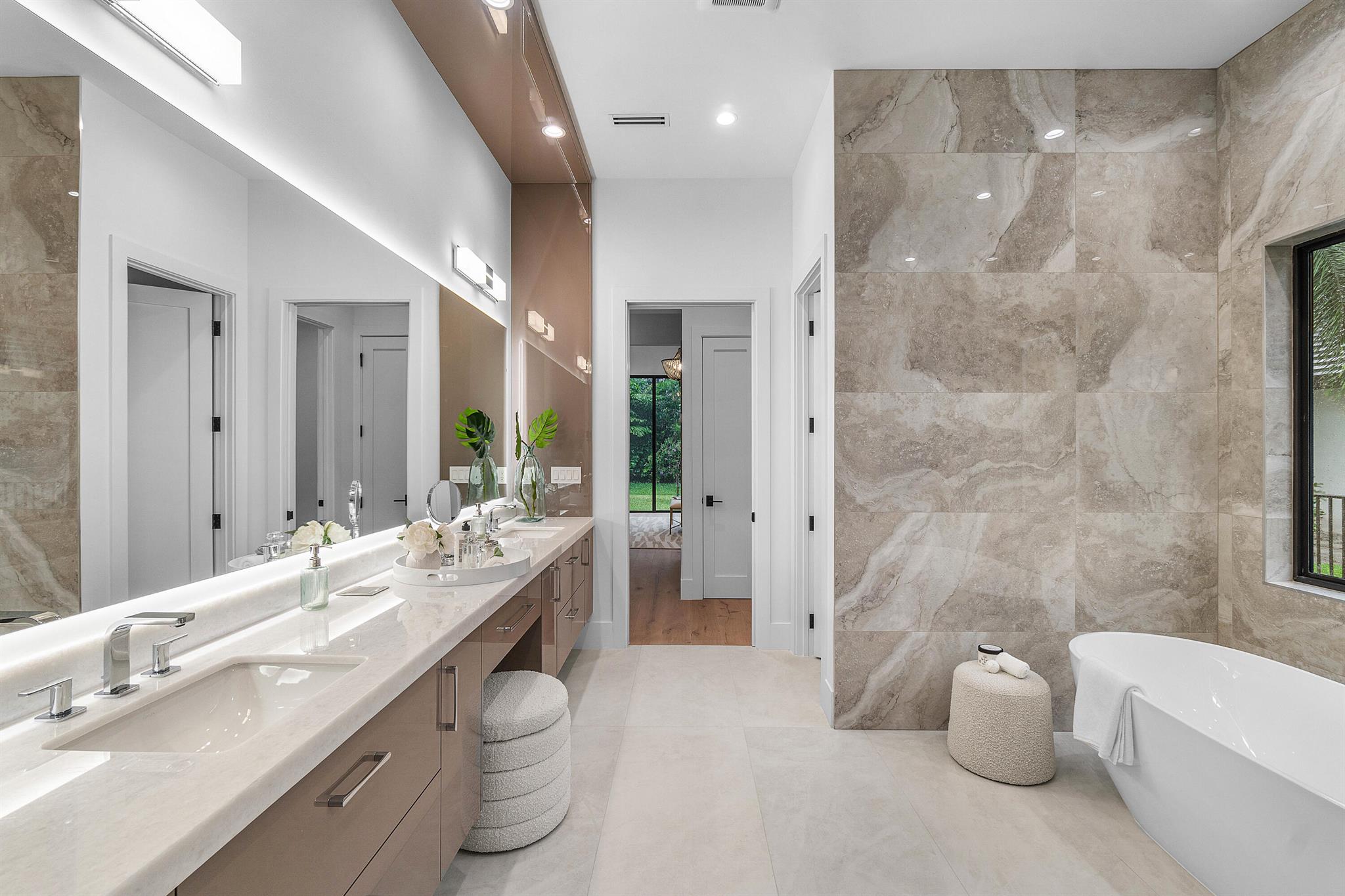 WOODFIELD COUNTRY CLUB - Residential