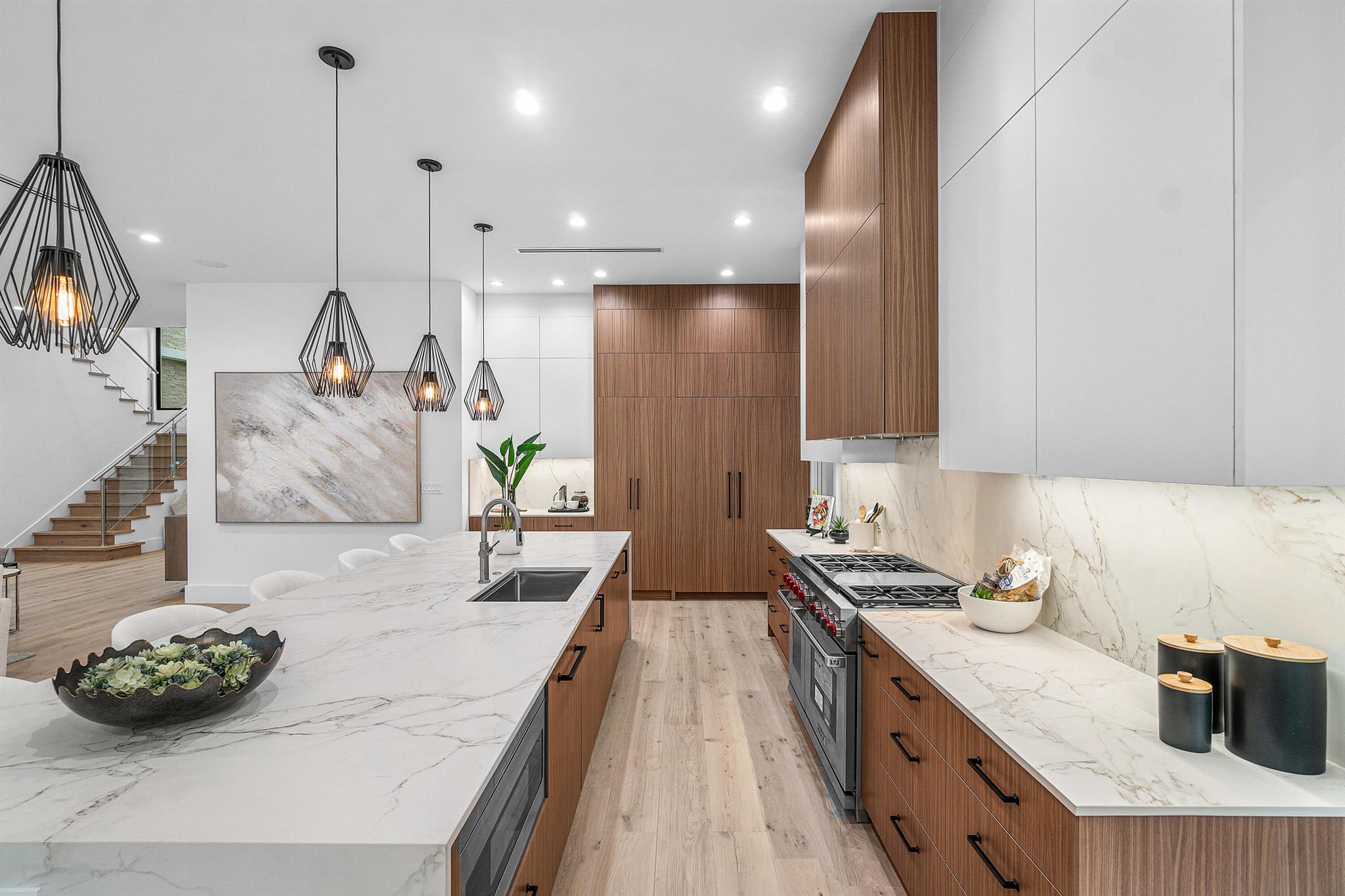 WOODFIELD COUNTRY CLUB - Residential