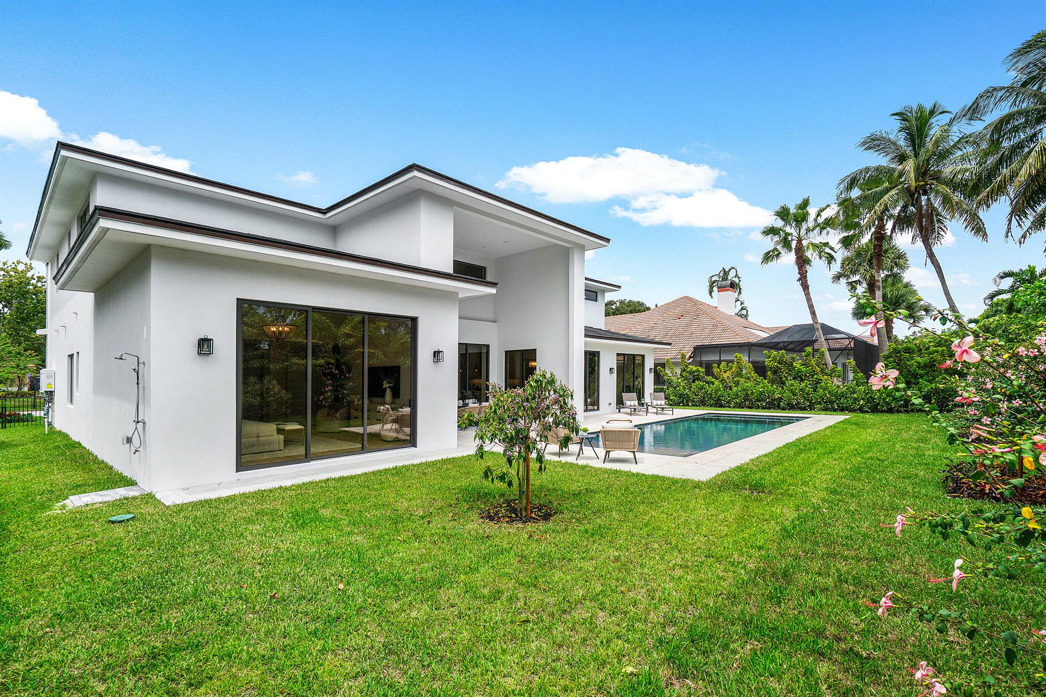 WOODFIELD COUNTRY CLUB - Residential