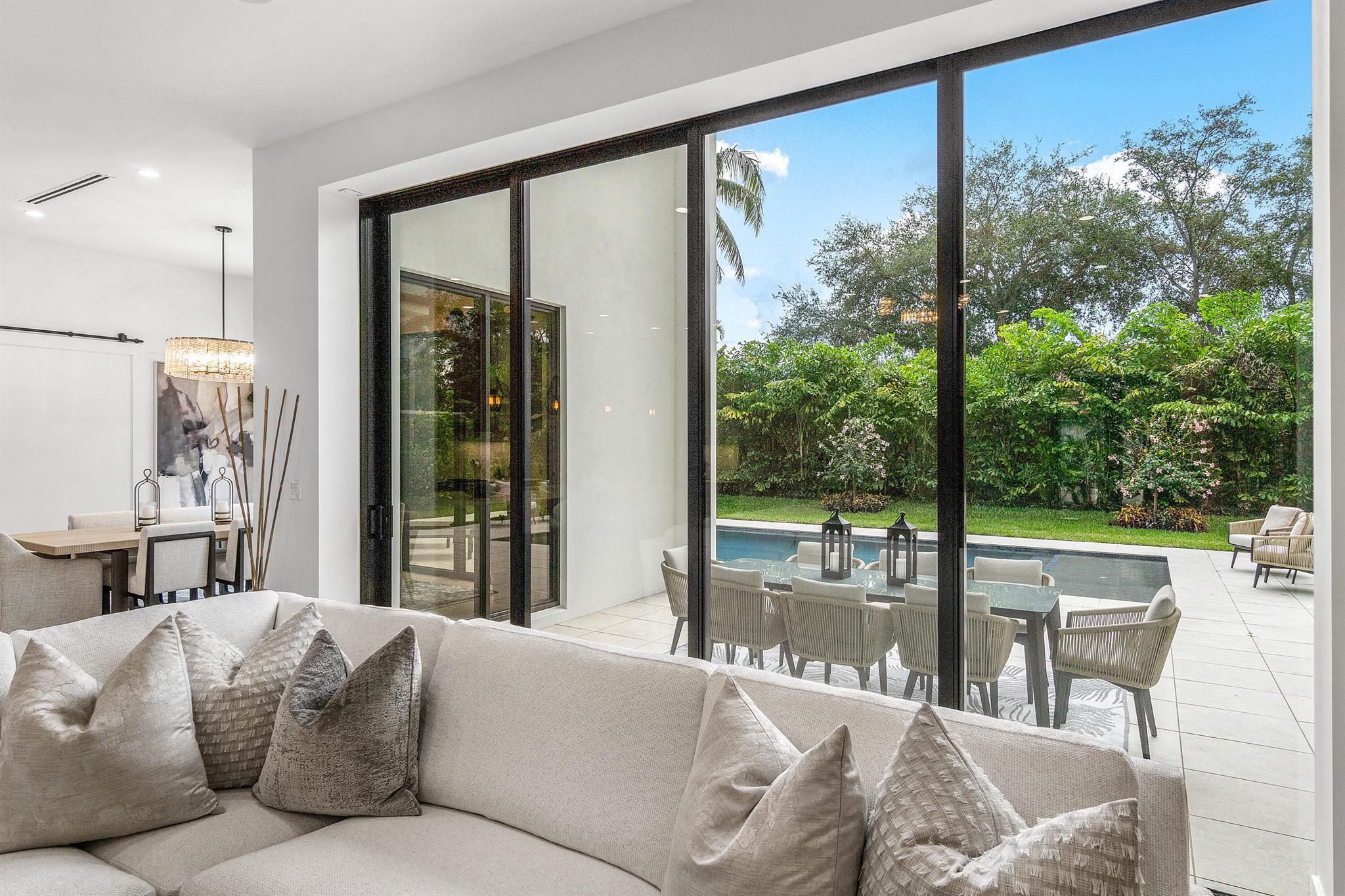 WOODFIELD COUNTRY CLUB - Residential