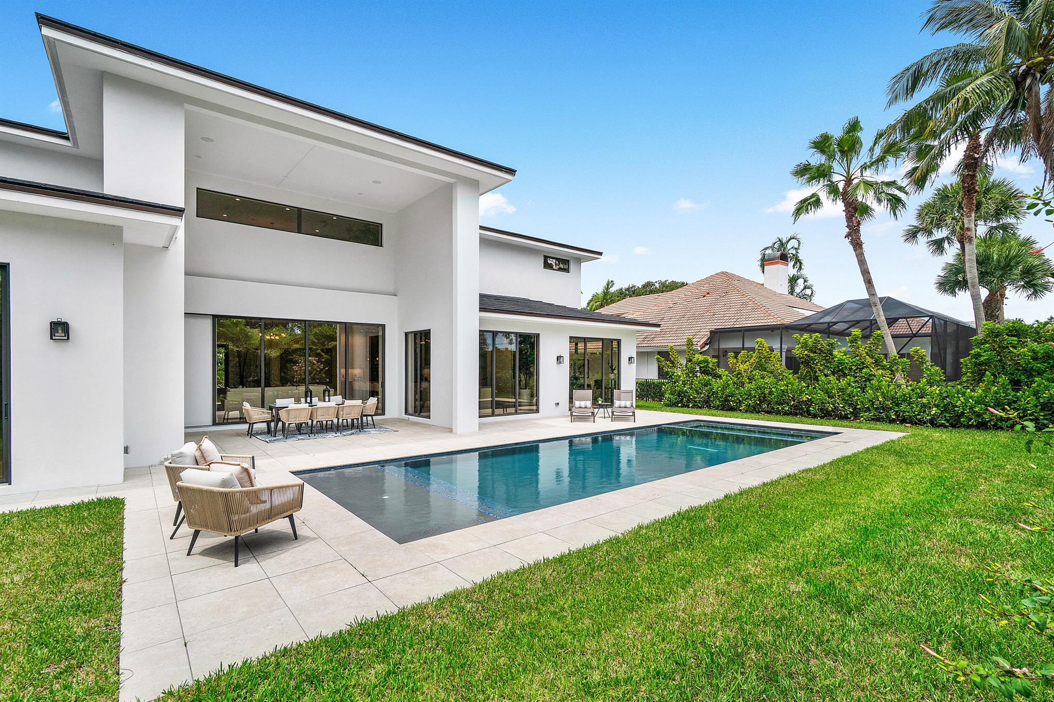 WOODFIELD COUNTRY CLUB - Residential