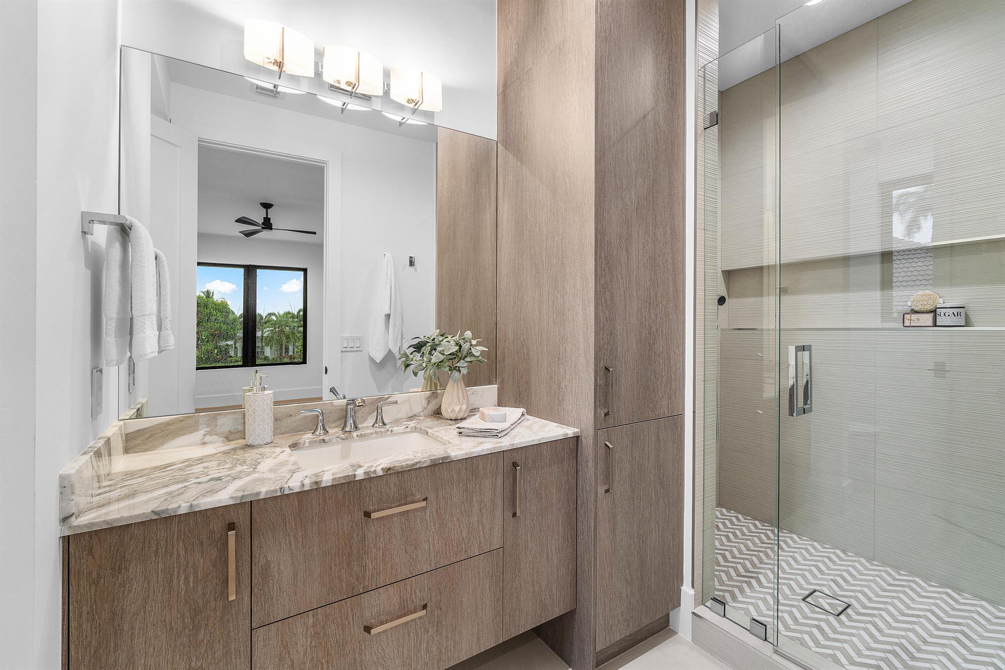 WOODFIELD COUNTRY CLUB - Residential