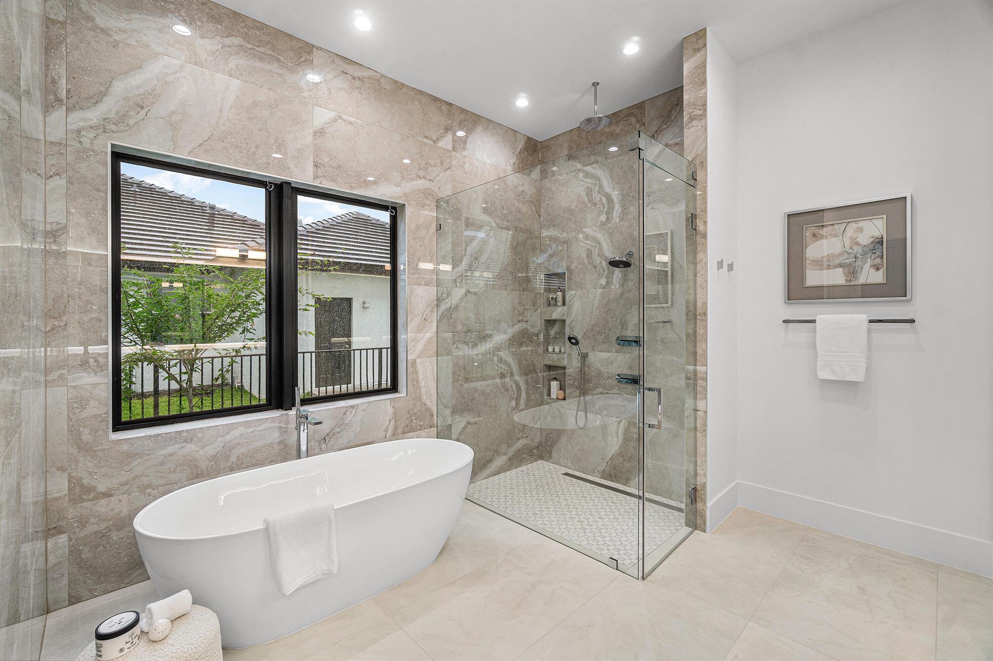 WOODFIELD COUNTRY CLUB - Residential