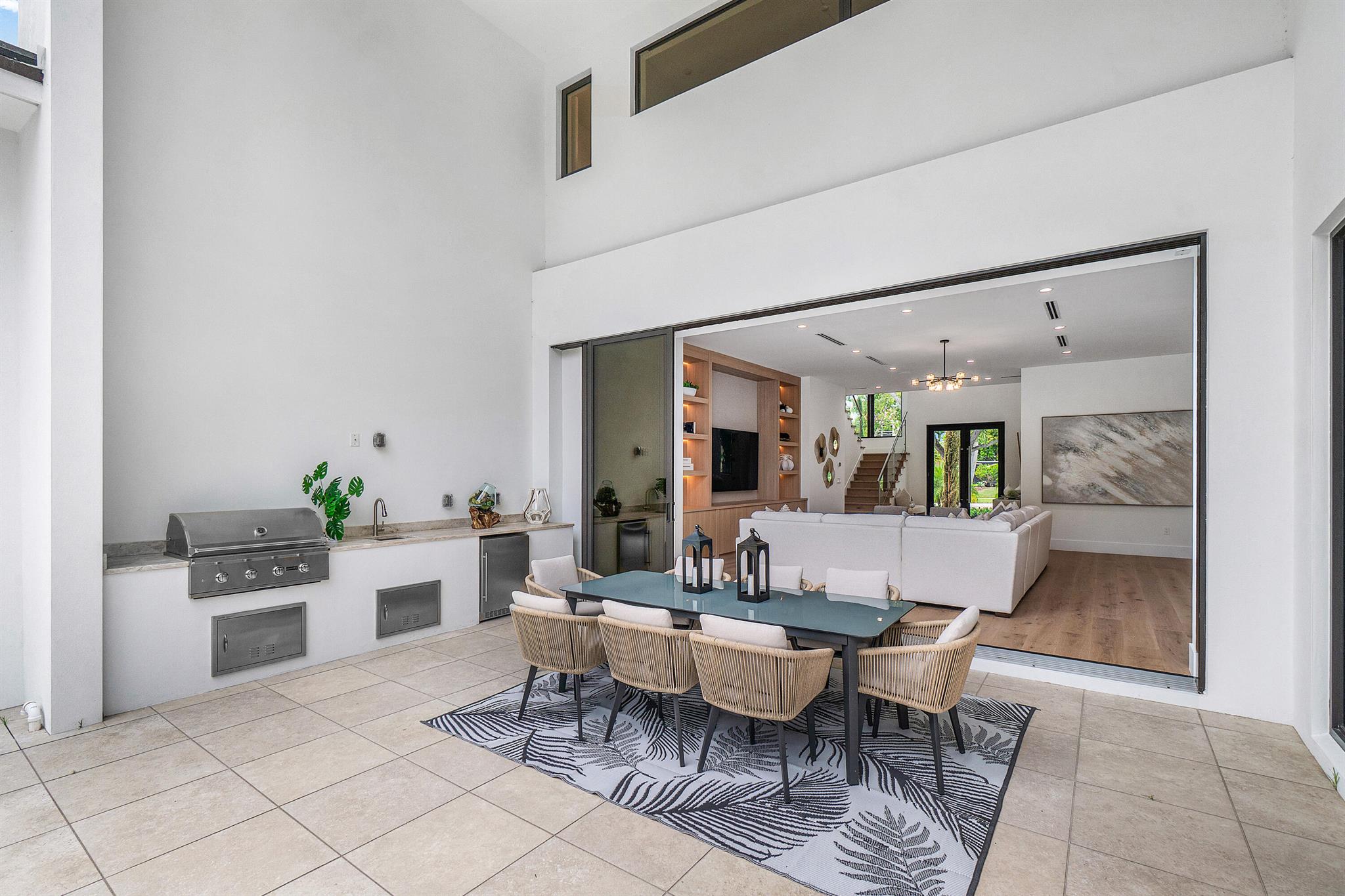 WOODFIELD COUNTRY CLUB - Residential