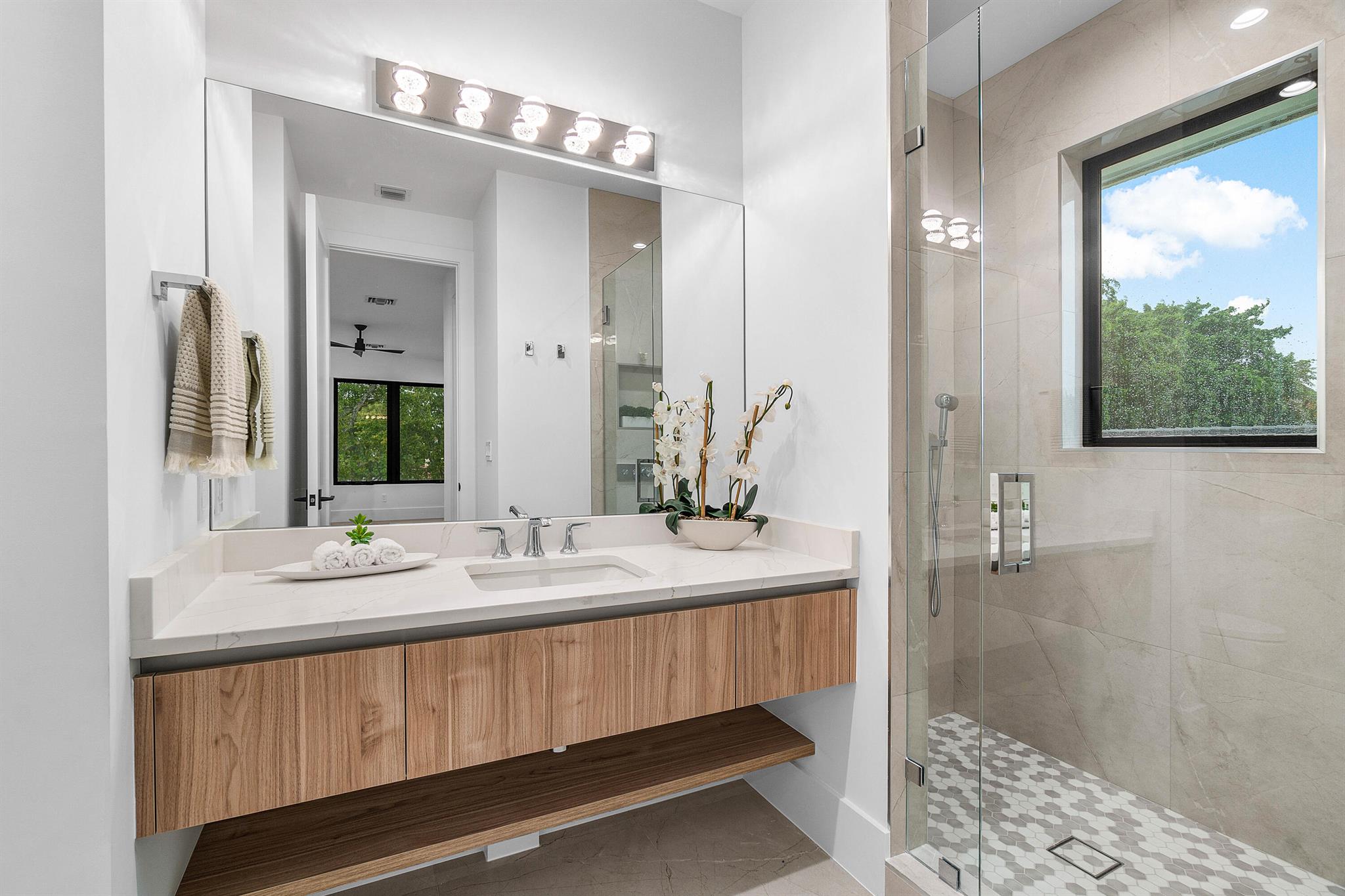 WOODFIELD COUNTRY CLUB - Residential