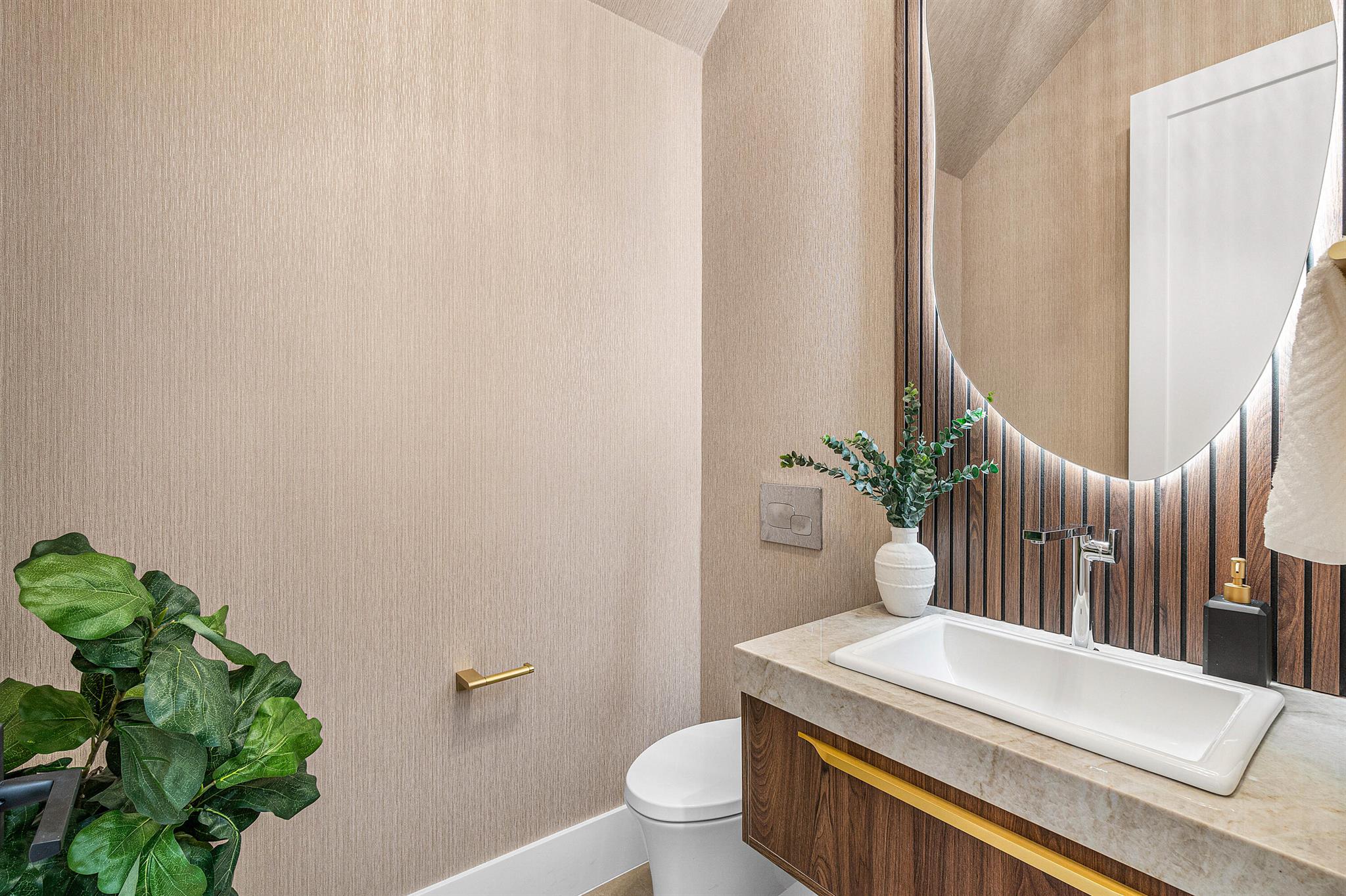 WOODFIELD COUNTRY CLUB - Residential