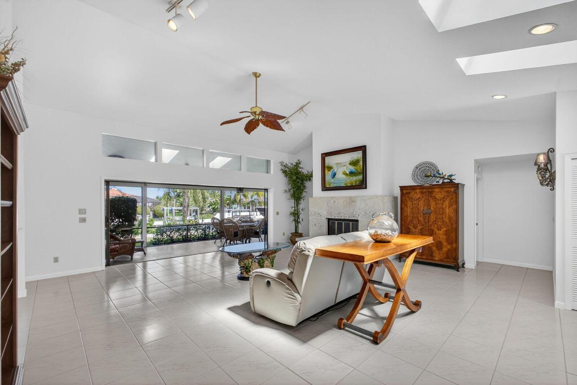 THE SOUNDINGS - Residential