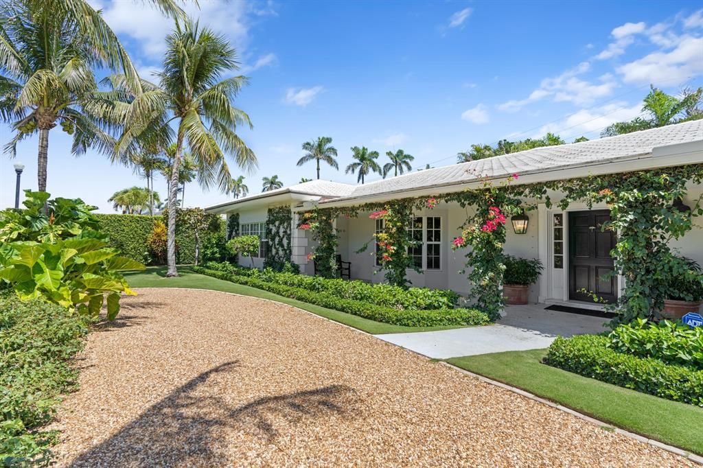 Photo of 270 El Dorado Lane Ln, Palm Beach, FL 33480 (MLS # R10737593)