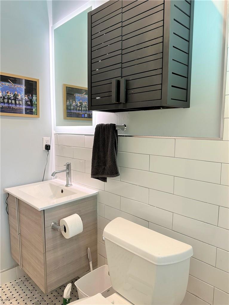 Lauderdale Park 6-33 1/2 - Residential