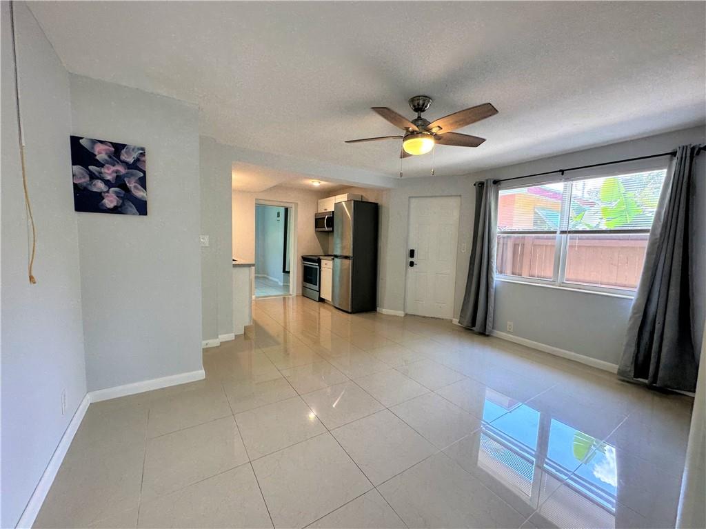 Lauderdale Park 6-33 1/2 - Residential