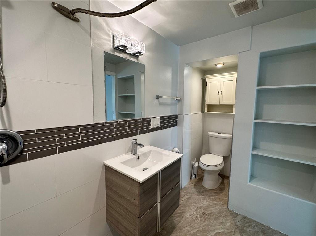 Lauderdale Park 6-33 1/2 - Residential