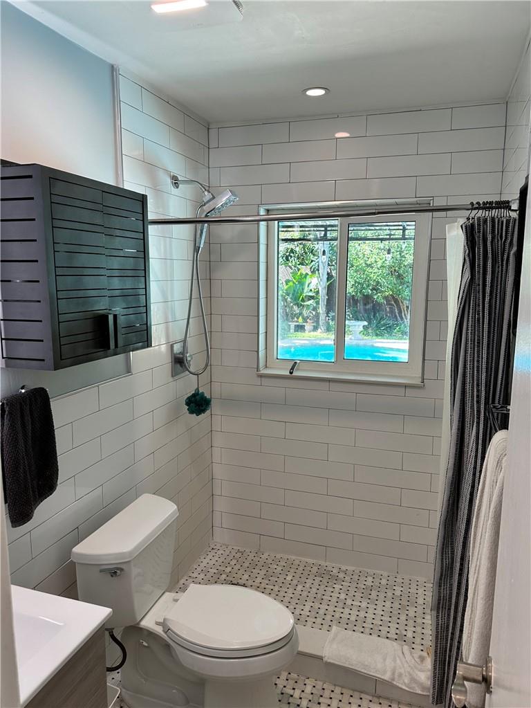 Lauderdale Park 6-33 1/2 - Residential