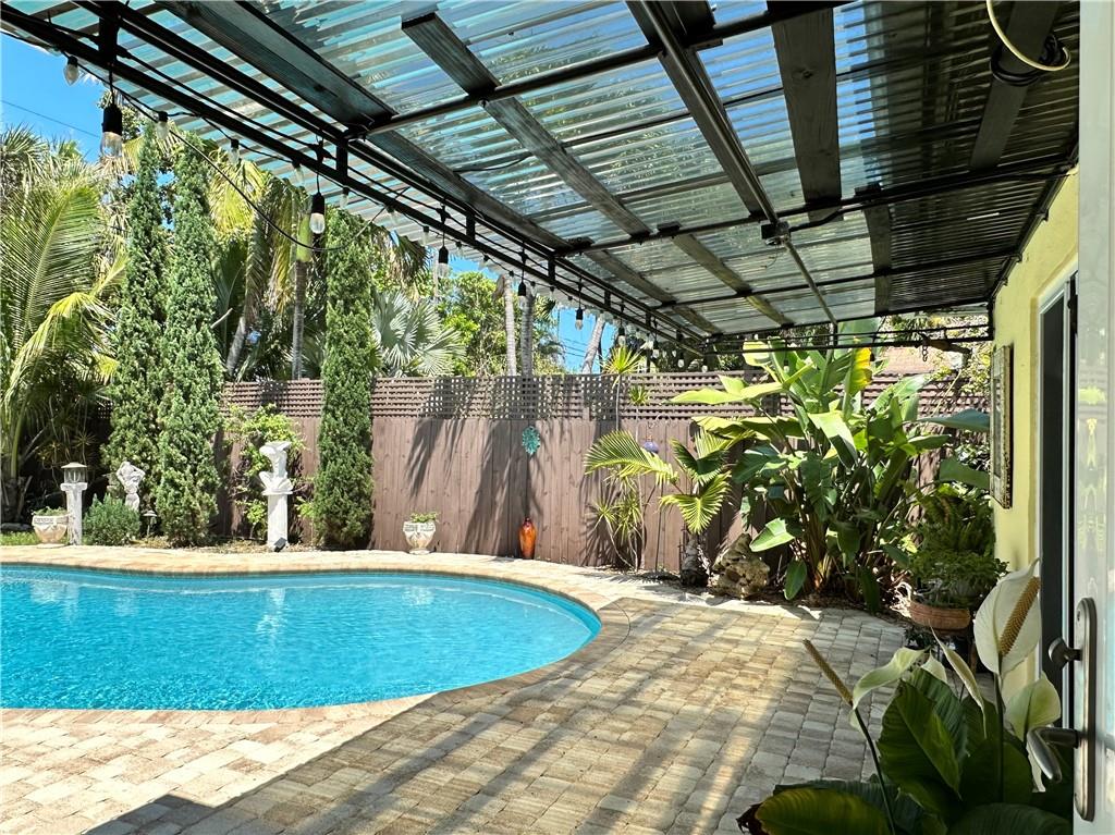 Lauderdale Park 6-33 1/2 - Residential