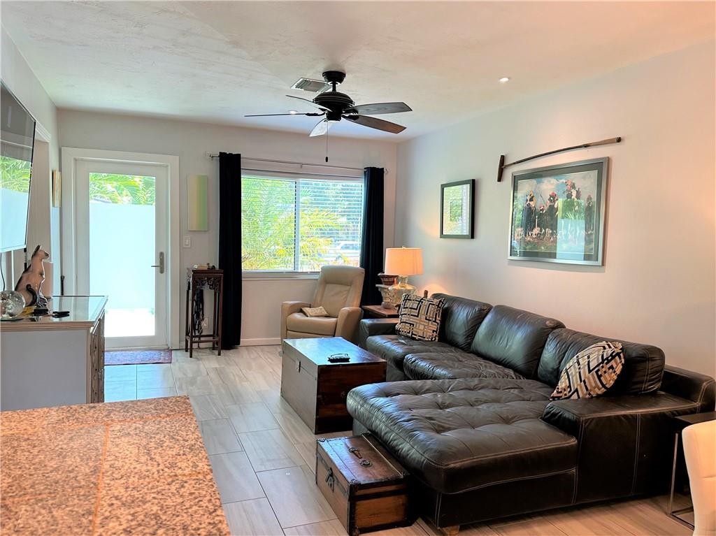 Lauderdale Park 6-33 1/2 - Residential