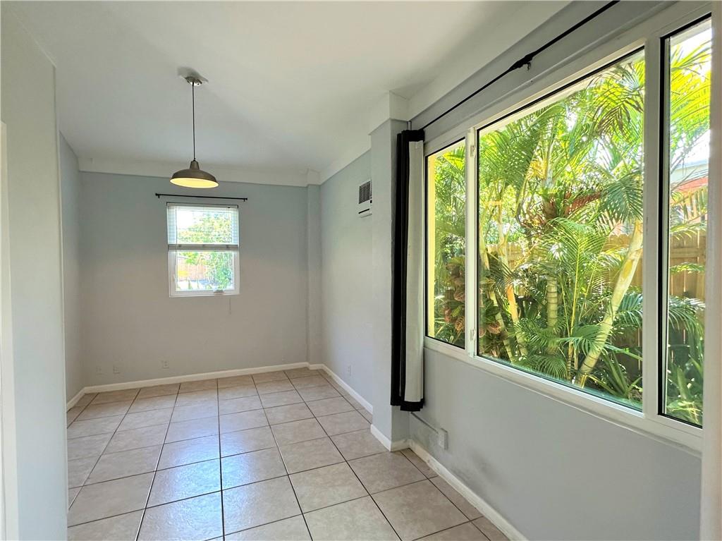 Lauderdale Park 6-33 1/2 - Residential