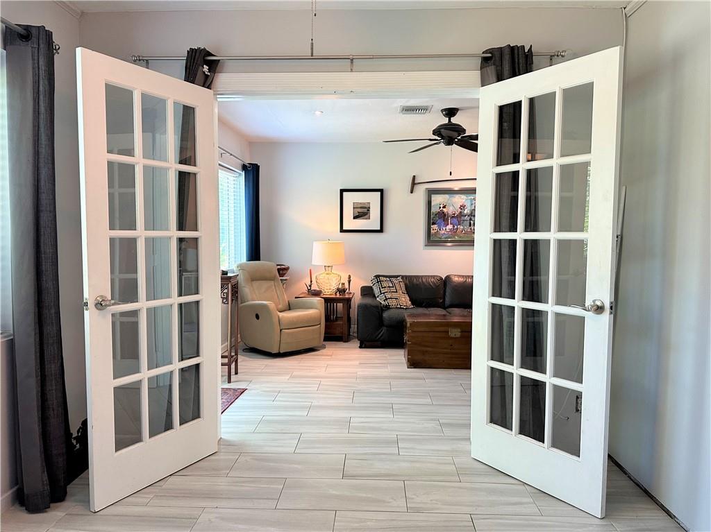 Lauderdale Park 6-33 1/2 - Residential