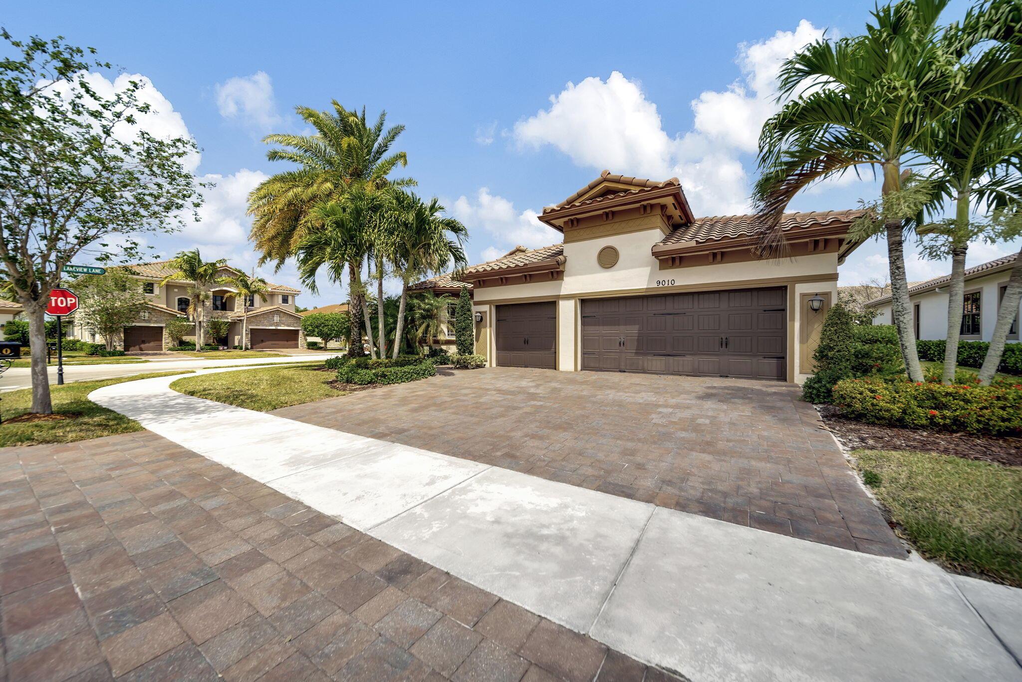9010 Lakeview Place