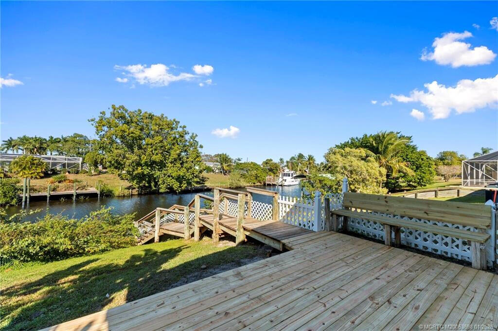 643 SE Harborview Drive