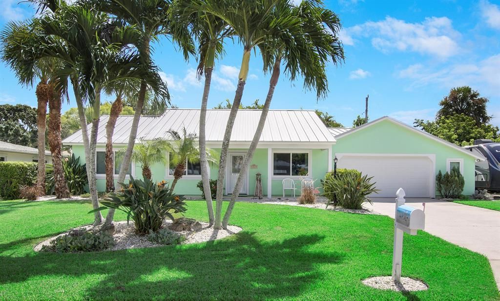 Photo of 1513 Lance Road Rd, Jupiter, FL 33469 (MLS # R10825052)