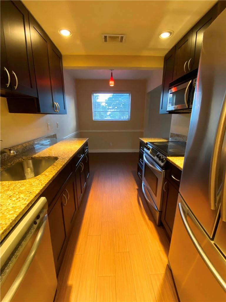 LANDINGS HARBORAGE - Residential Lease