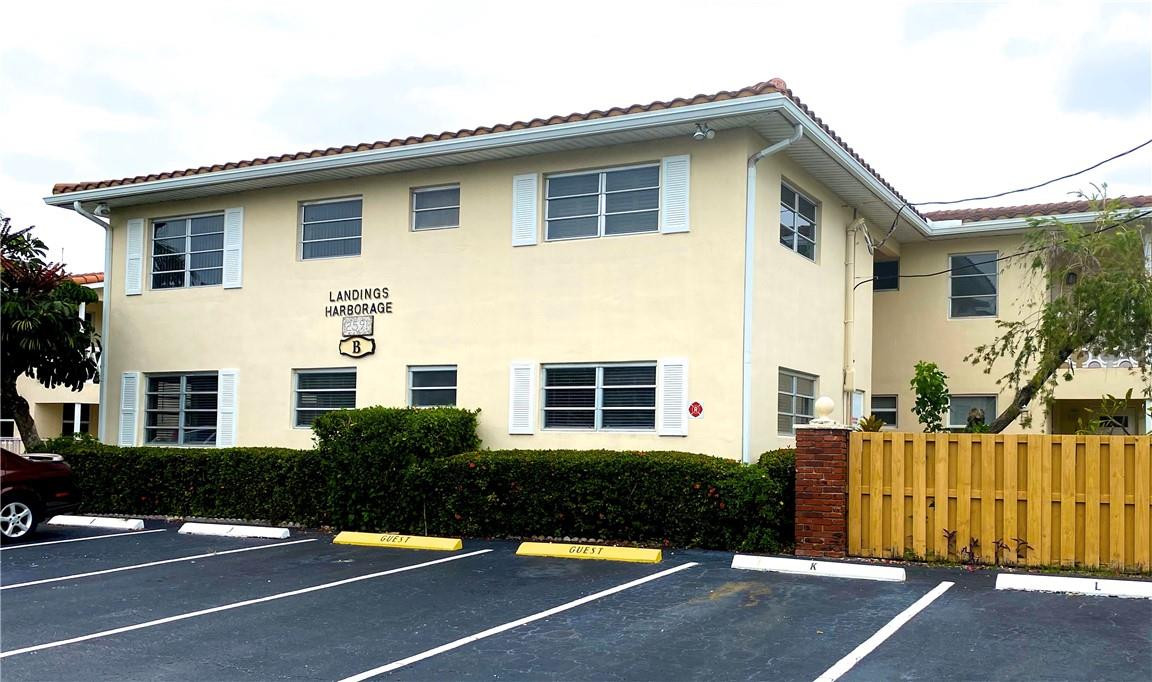 LANDINGS HARBORAGE - Residential Lease