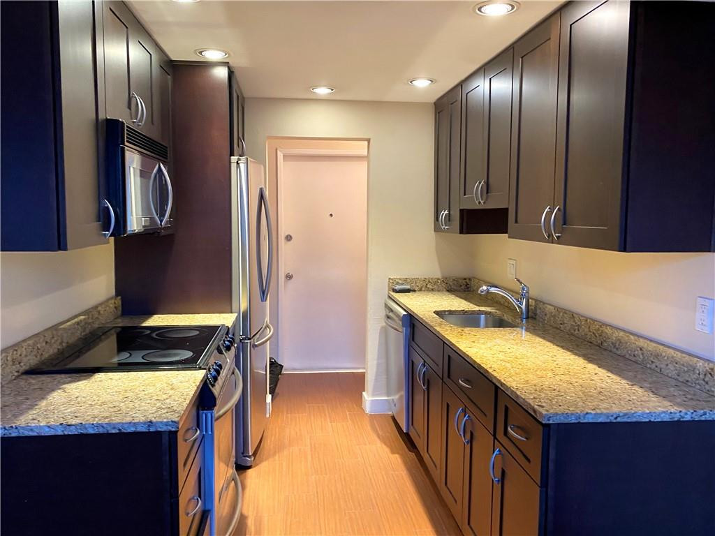 LANDINGS HARBORAGE - Residential Lease