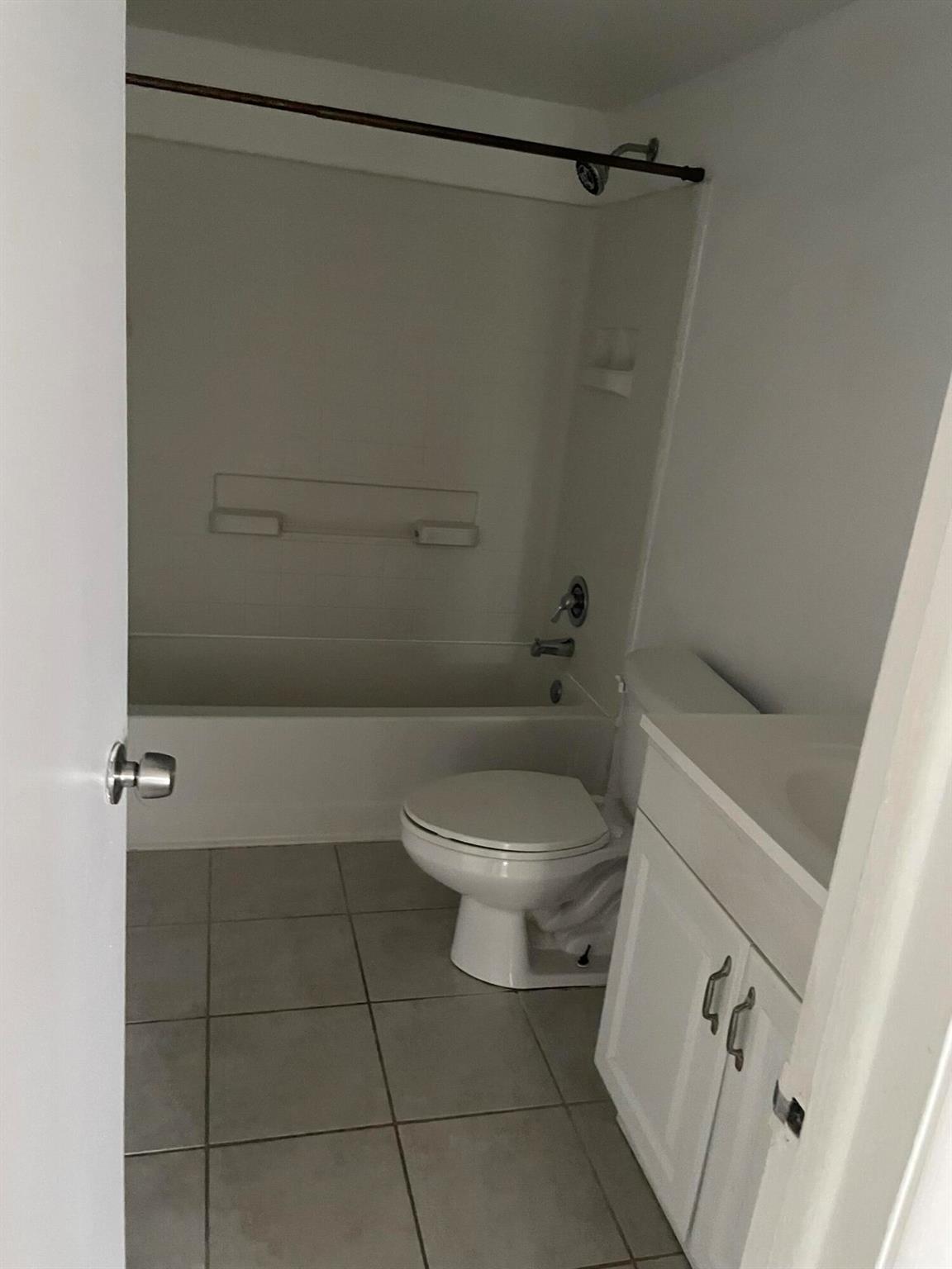 APARTMENTS AT TIMBERLAKE - Residential Lease