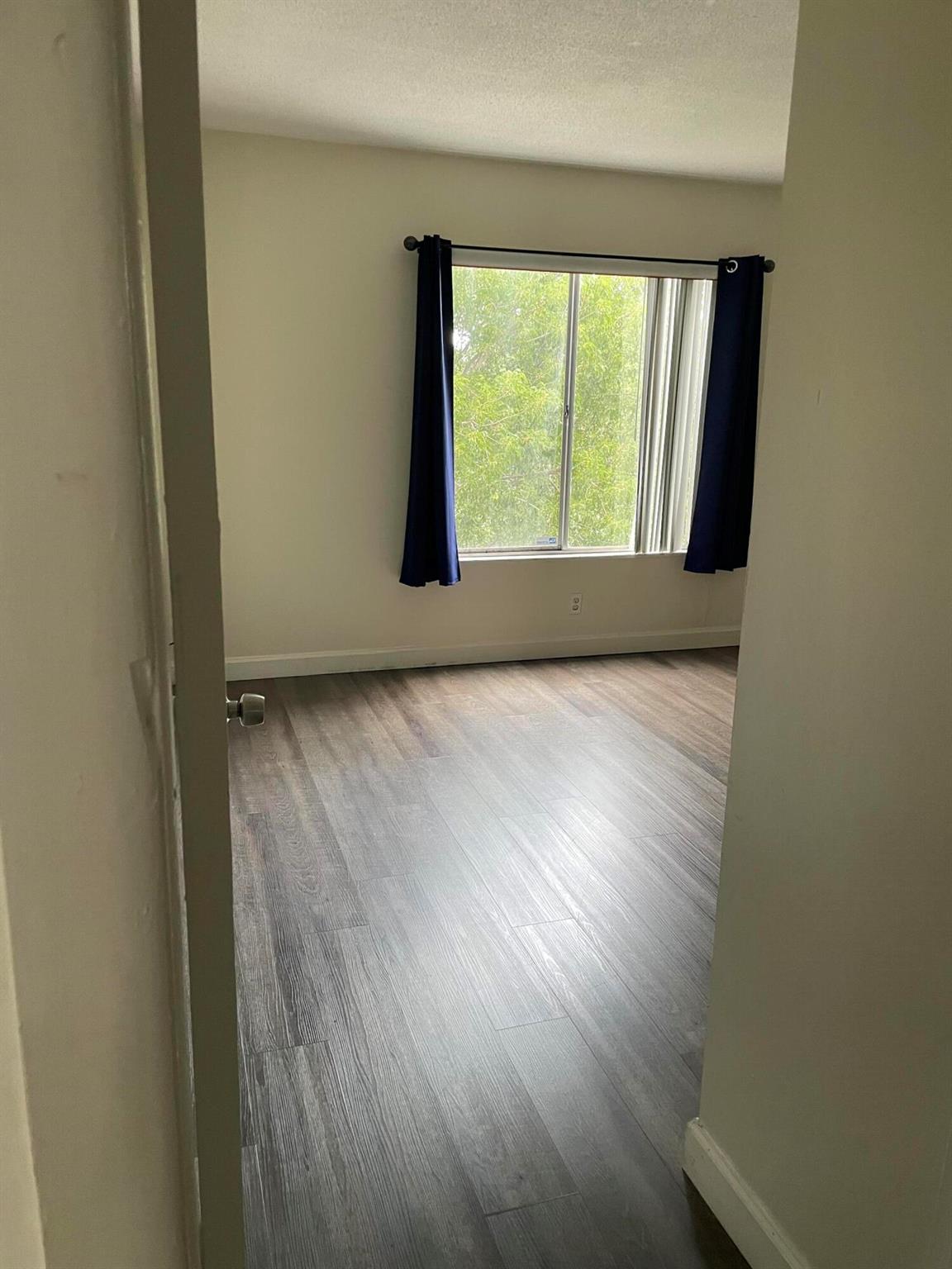 APARTMENTS AT TIMBERLAKE - Residential Lease