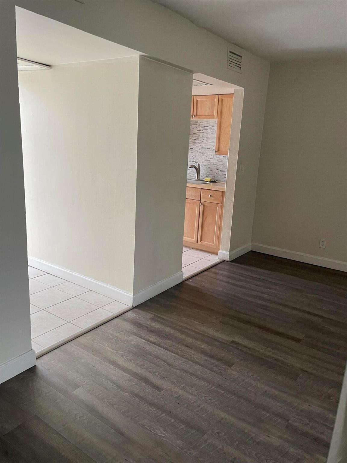 APARTMENTS AT TIMBERLAKE - Residential Lease