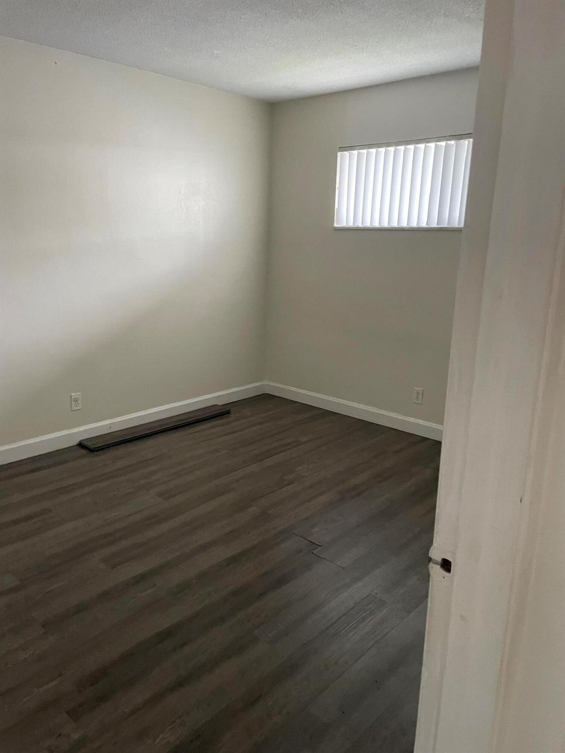 APARTMENTS AT TIMBERLAKE - Residential Lease