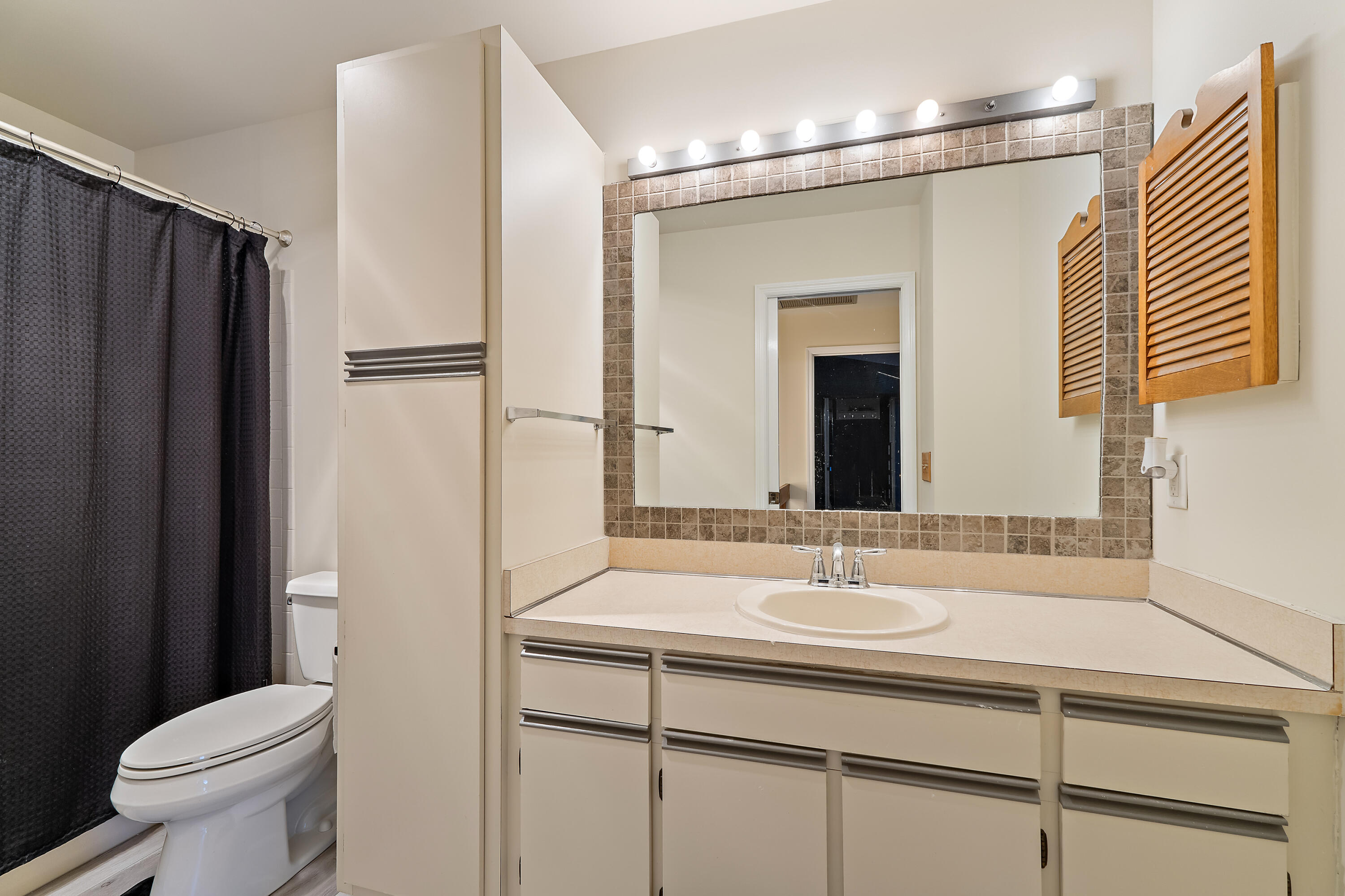 CAMELOT GARDENS PHASES 1 THRU 11 - Residential