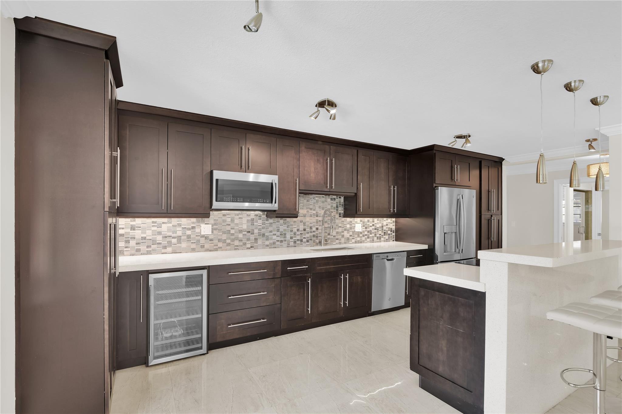 250 E Royal Palm Rd 2A