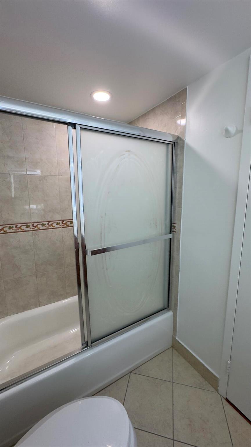 CARLTON BAY CONDO - Residential Lease