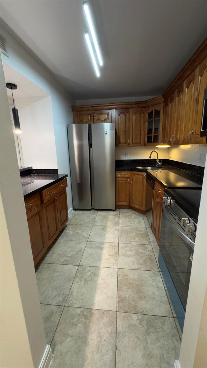 CARLTON BAY CONDO - Residential Lease