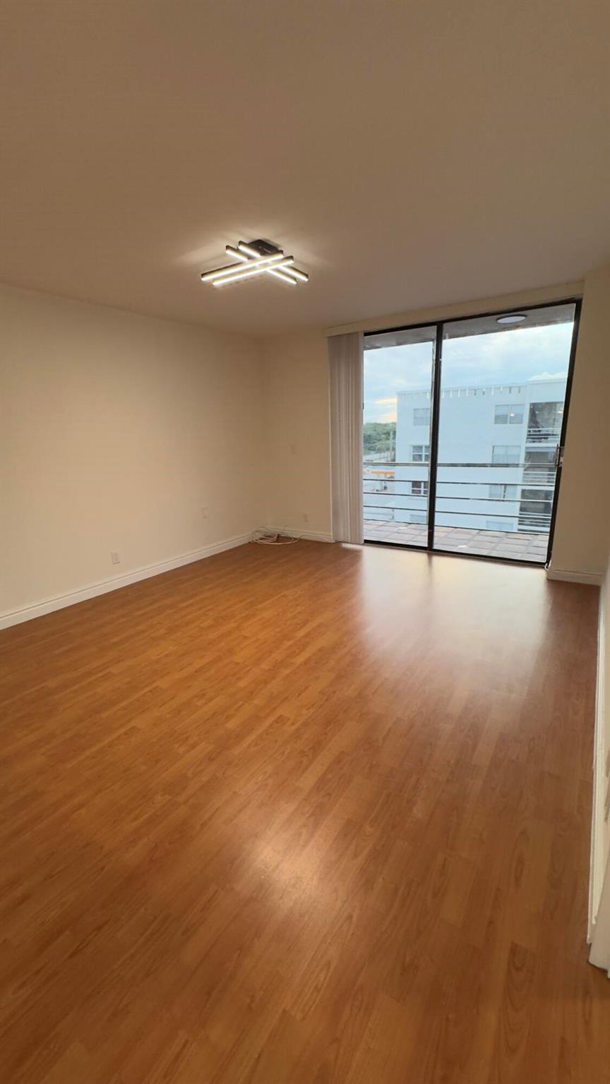 CARLTON BAY CONDO - Residential Lease