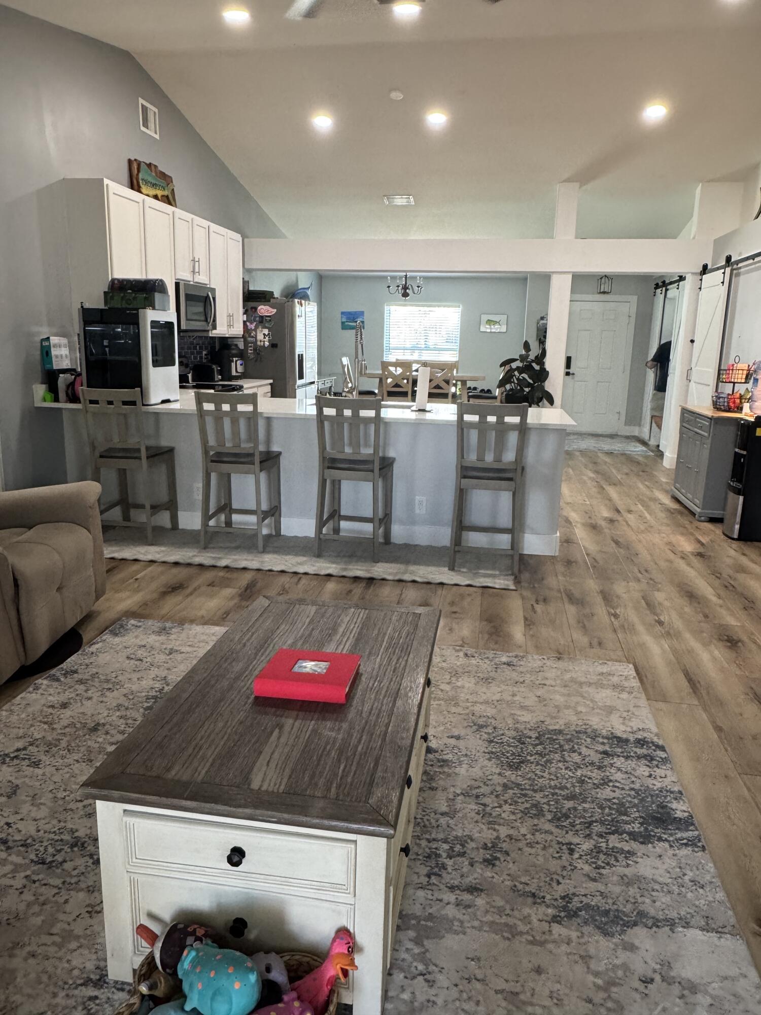 4660 SW Flintstone Drive