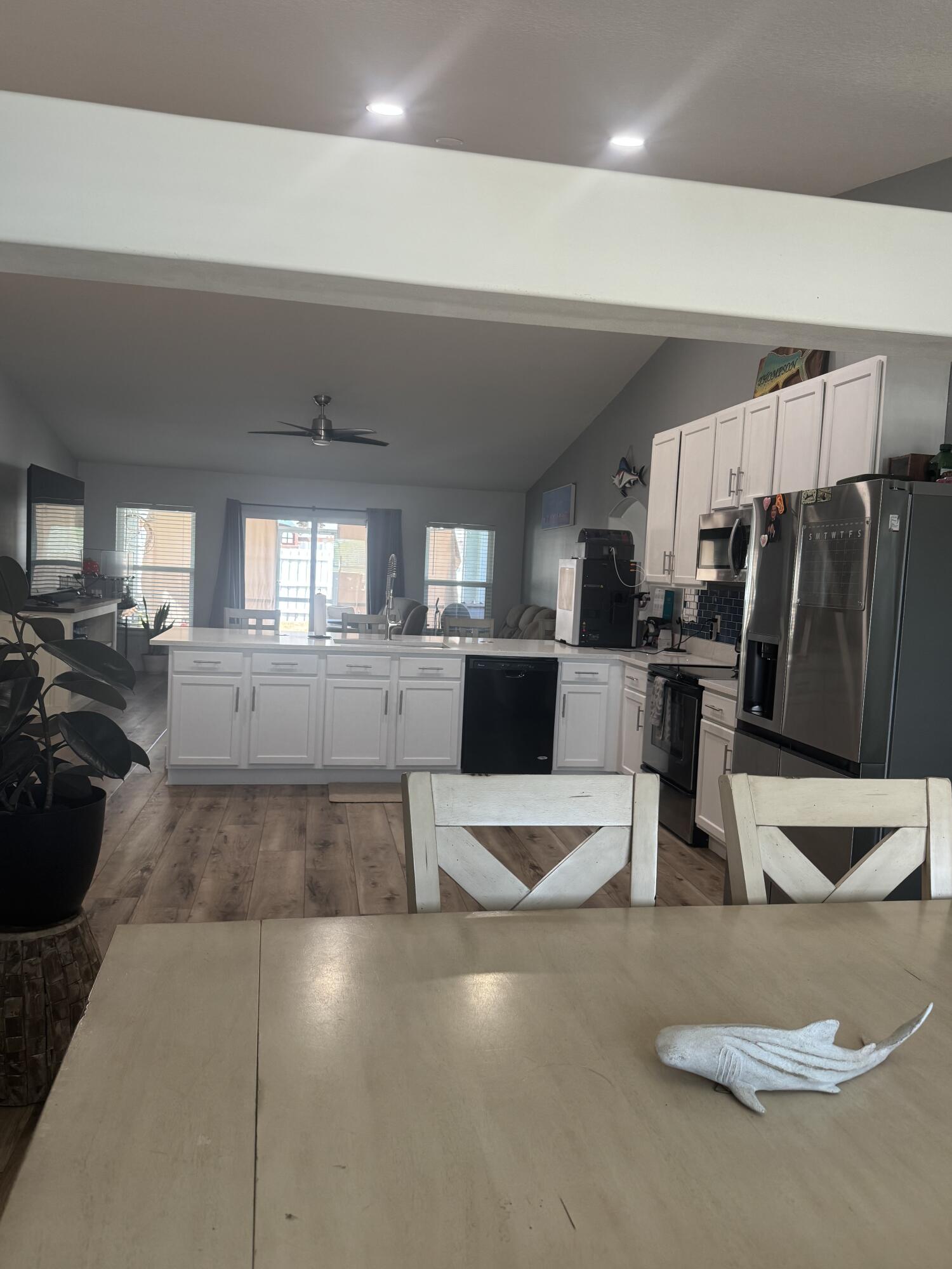 4660 SW Flintstone Drive